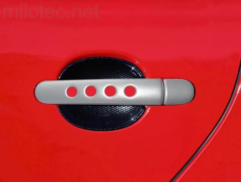 Kryty klik - děrované, stříbrné matné, (4+4 ks bez zámku),Škoda Octavia I. Facelift 2000 - 2004 Vysoce Kvalitní